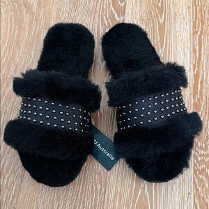 NWT Emu Australia black slippers